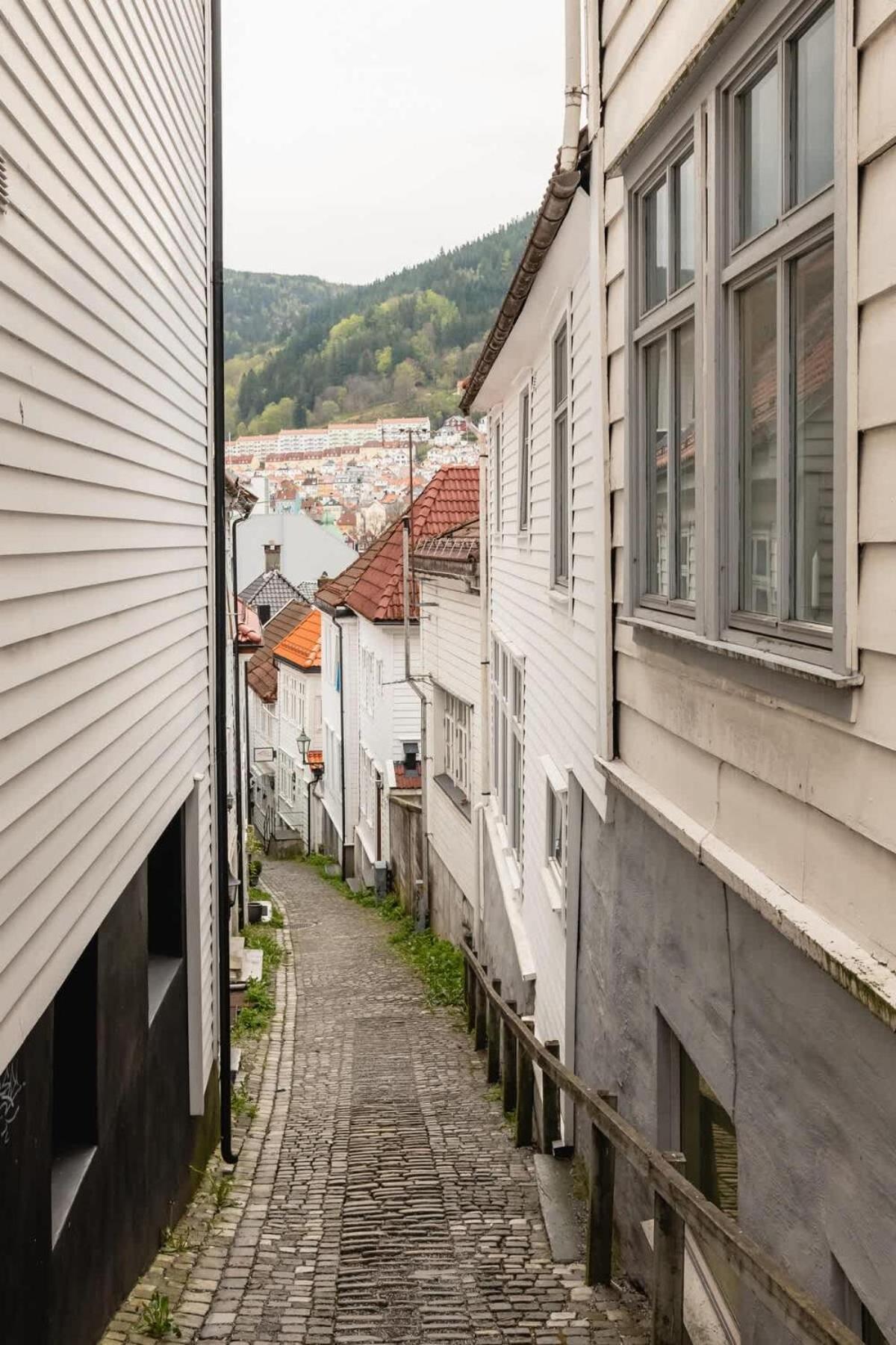 Dinbnb Apartments I Mid-City Luxury With Mini Balcony And Smart Tv & Sound System Bergen Zewnętrze zdjęcie